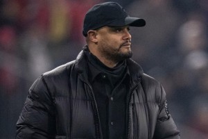 乐鱼官方网站-孔帕尼：上半场踢得不够好？我在其他顶级球队效力时也经历过