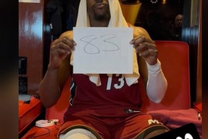 乐鱼官方网站-库里更新社媒致敬阿德巴约：你刚刚做了什么@阿德巴约👀